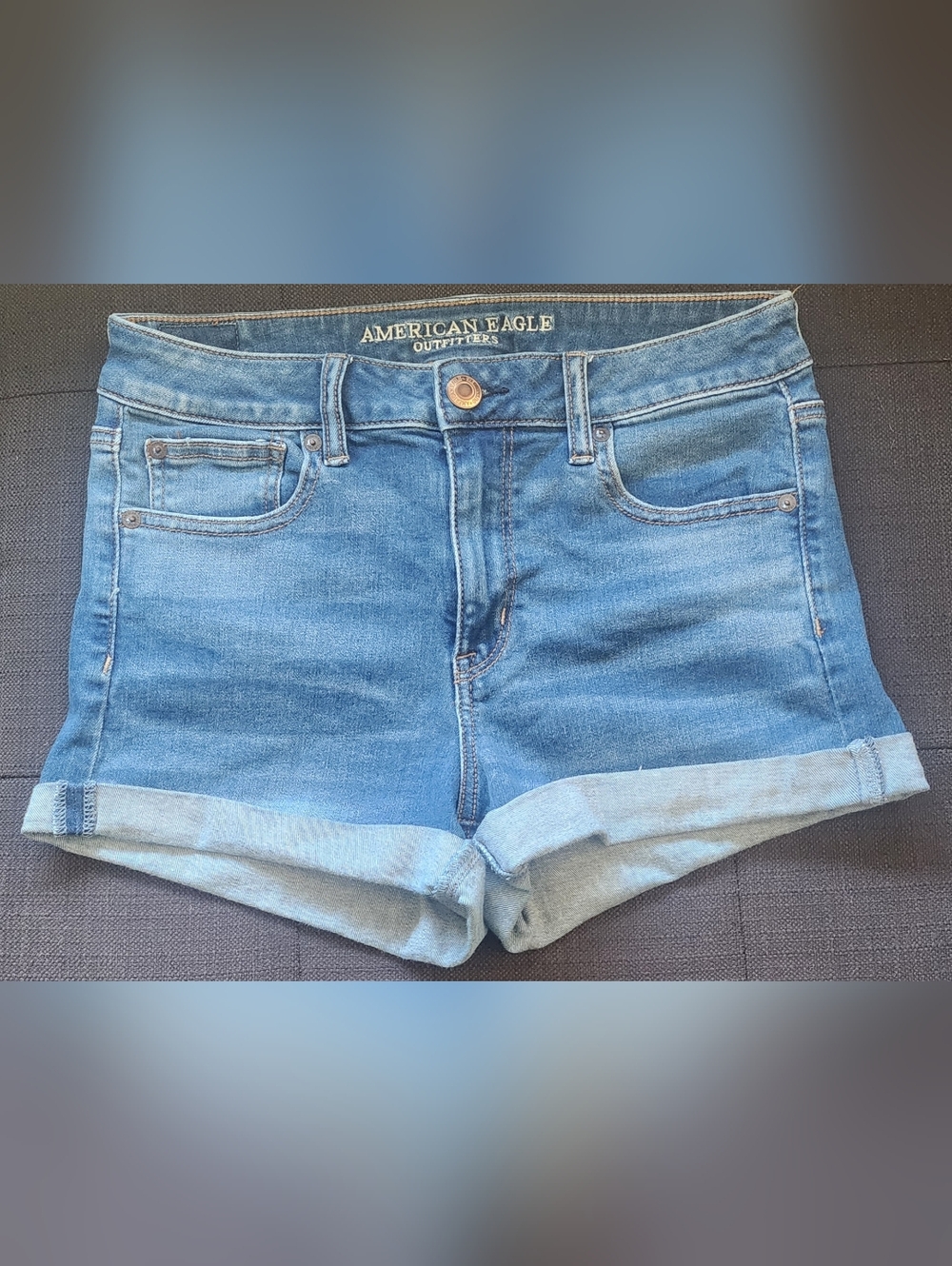 American Eagle Outfitters Blue Denim Cuffed Women's Shorts Size 10 - Picture 3 of 12